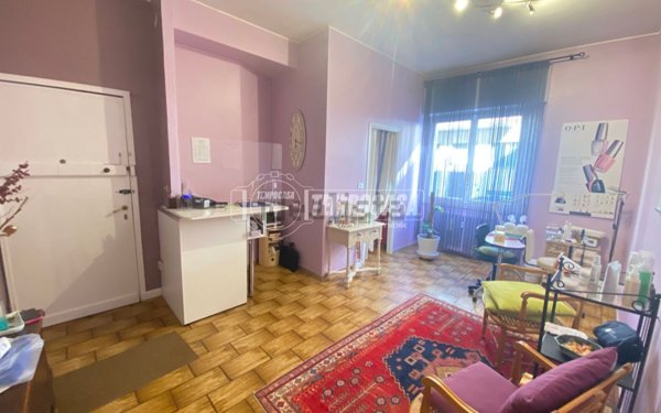 appartamento in vendita a Milano in zona Lorenteggio