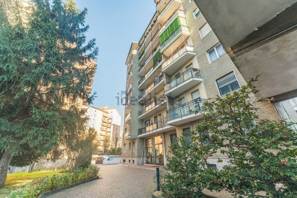 appartamento in vendita a Milano in zona Piazzale Lodi