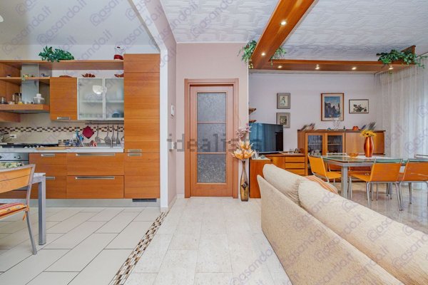 appartamento in vendita a Milano in zona Gorla