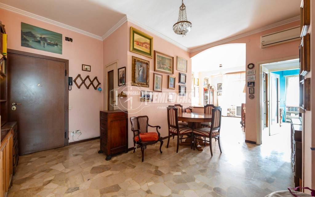 appartamento in vendita a Milano in zona Famagosta