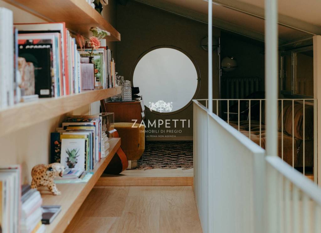 appartamento in vendita a Milano in zona Sant'Ambrogio