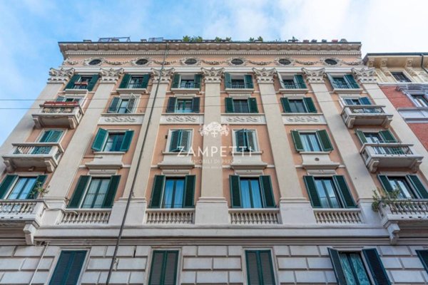 appartamento in vendita a Milano in zona Sant'Ambrogio