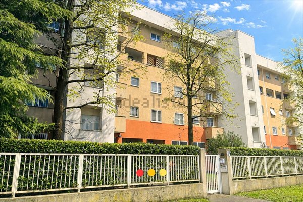 appartamento in vendita a Milano in zona Barona