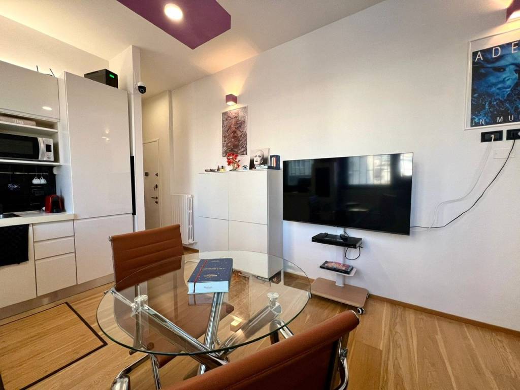 appartamento in vendita a Milano in zona Barona