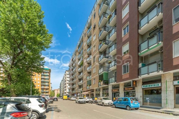 appartamento in vendita a Milano in zona Lorenteggio