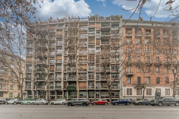 appartamento in vendita a Milano in zona Sempione