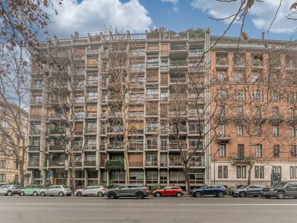 appartamento in vendita a Milano in zona Sempione