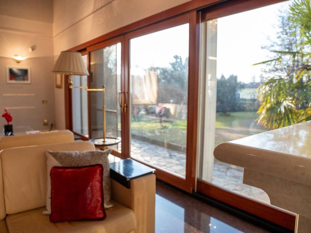 casa indipendente in vendita a Milano in zona Piazzale Lodi