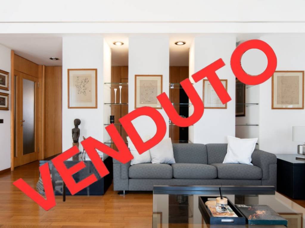 appartamento in vendita a Milano in zona Sempione