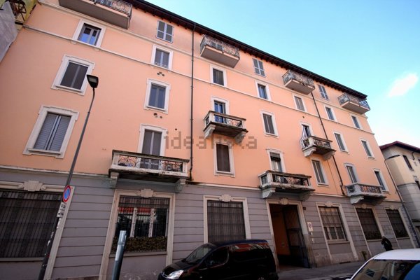 appartamento in vendita a Milano in zona Vigentino