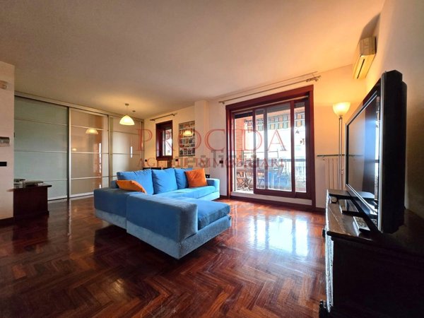 appartamento in vendita a Milano in zona Vigentino