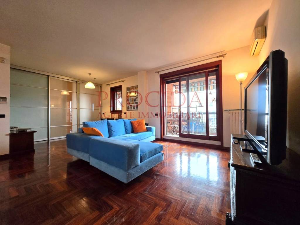 appartamento in vendita a Milano in zona Vigentino