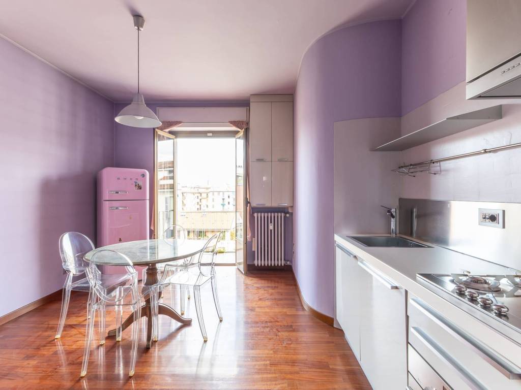 appartamento in vendita a Milano in zona Lorenteggio