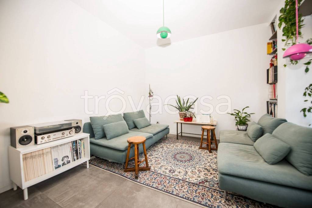 appartamento in vendita a Milano in zona Dergano