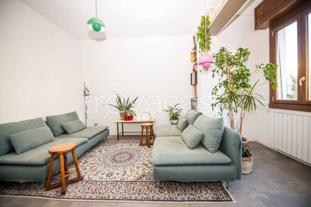 appartamento in vendita a Milano in zona Dergano