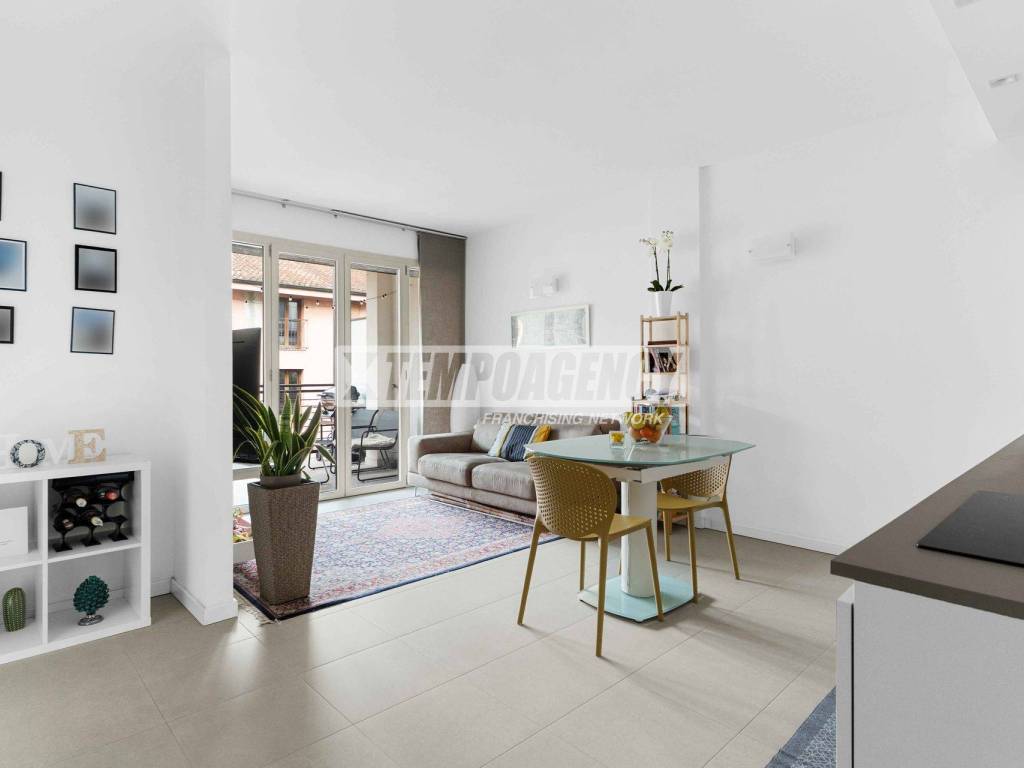 appartamento in vendita a Milano in zona Restocco Maroni