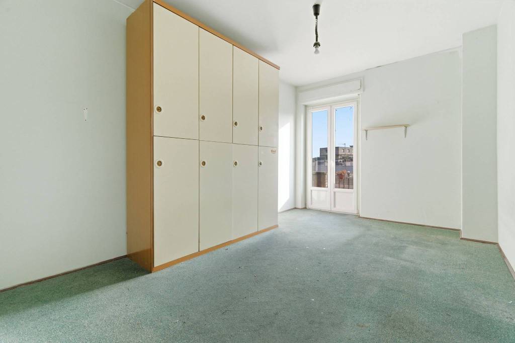 appartamento in vendita a Milano in zona Lambrate