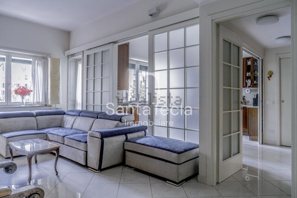 appartamento in vendita a Milano in zona Porta Nuova