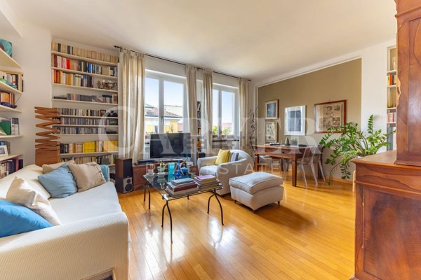 appartamento in vendita a Milano in zona Parco Solari