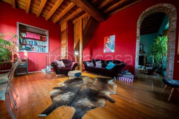 casa indipendente in vendita a Milano in zona Corvetto