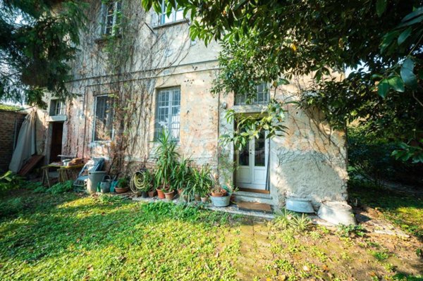 casa indipendente in vendita a Milano in zona Corvetto