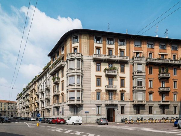 appartamento in vendita a Milano in zona Guastalla