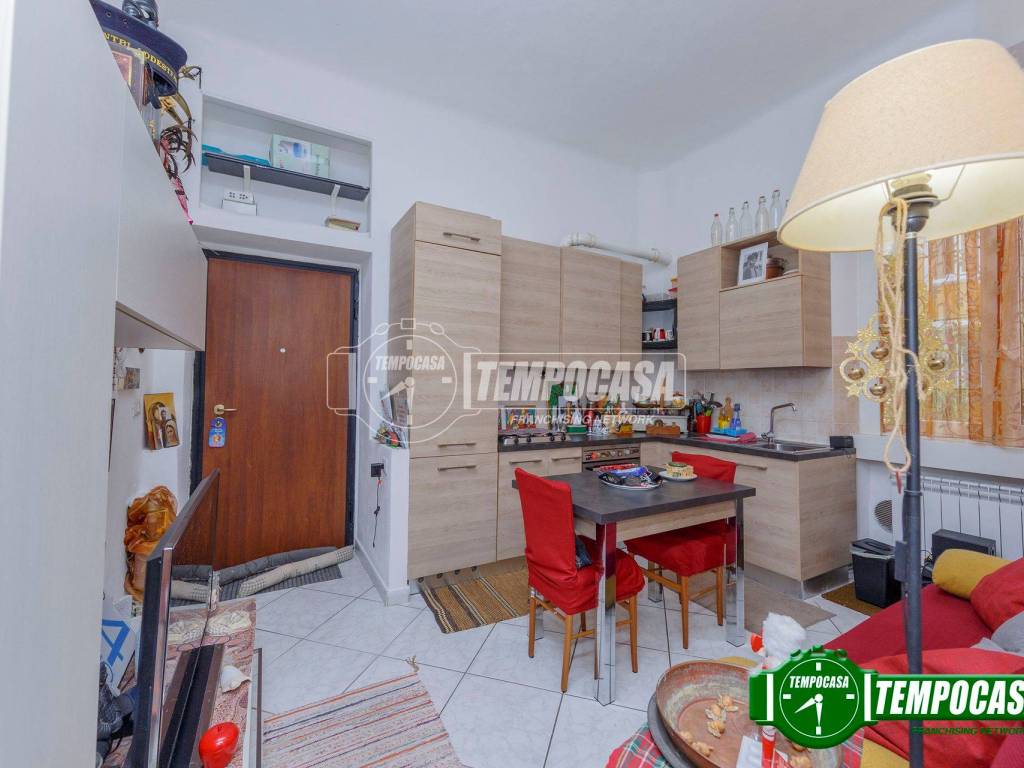 appartamento in vendita a Milano in zona Baggio