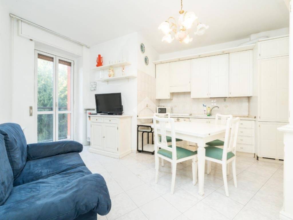 appartamento in vendita a Milano in zona Corvetto