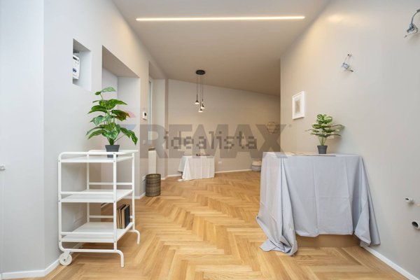 appartamento in vendita a Milano in zona Isola