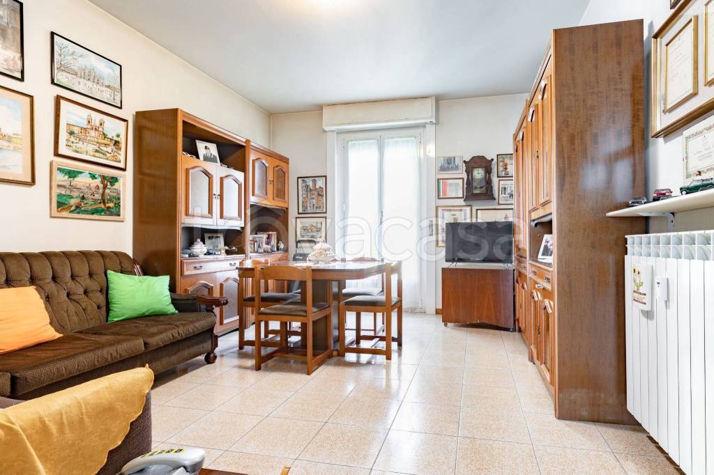 appartamento in vendita a Milano in zona XXII Marzo