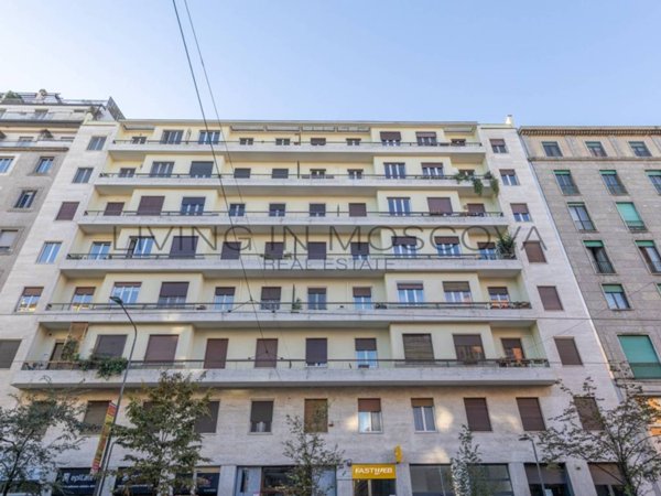 ufficio in vendita a Milano in zona Guastalla