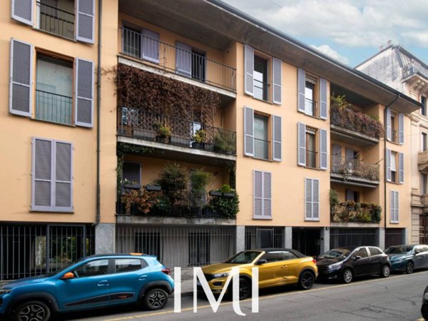 appartamento in vendita a Milano in zona Sant'Ambrogio