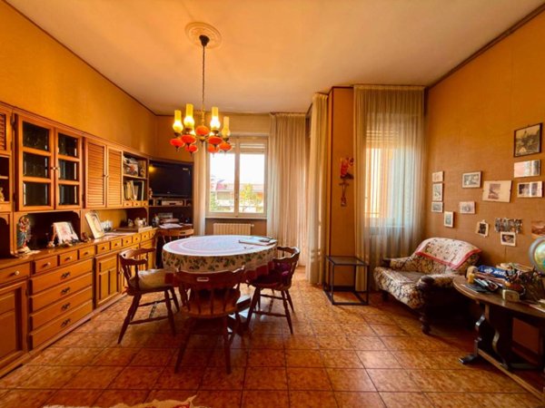 appartamento in vendita a Milano in zona Baggio