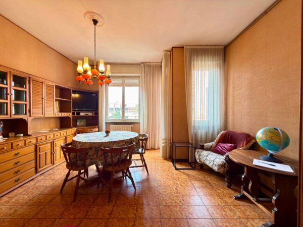 appartamento in vendita a Milano in zona Baggio