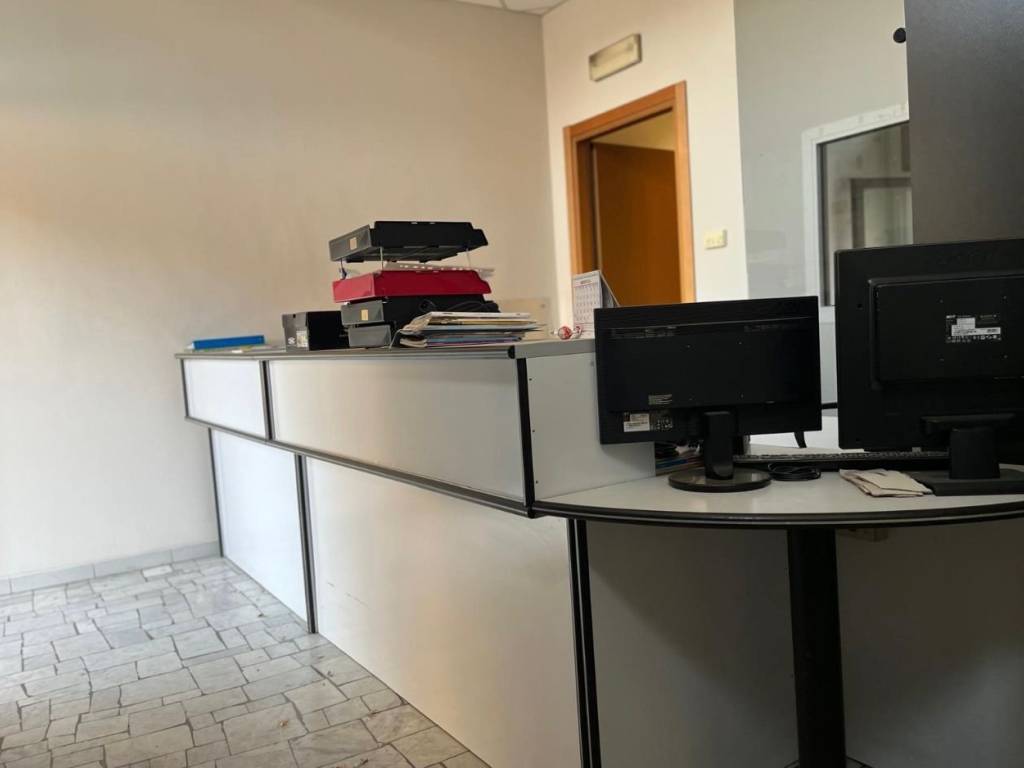 negozio in vendita a Milano in zona Piazzale Lodi