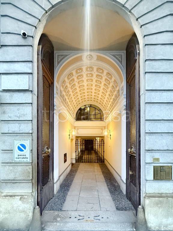 appartamento in vendita a Milano in zona Cadorna