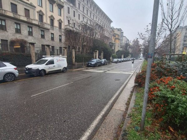 ufficio in vendita a Milano in zona Porta Venezia