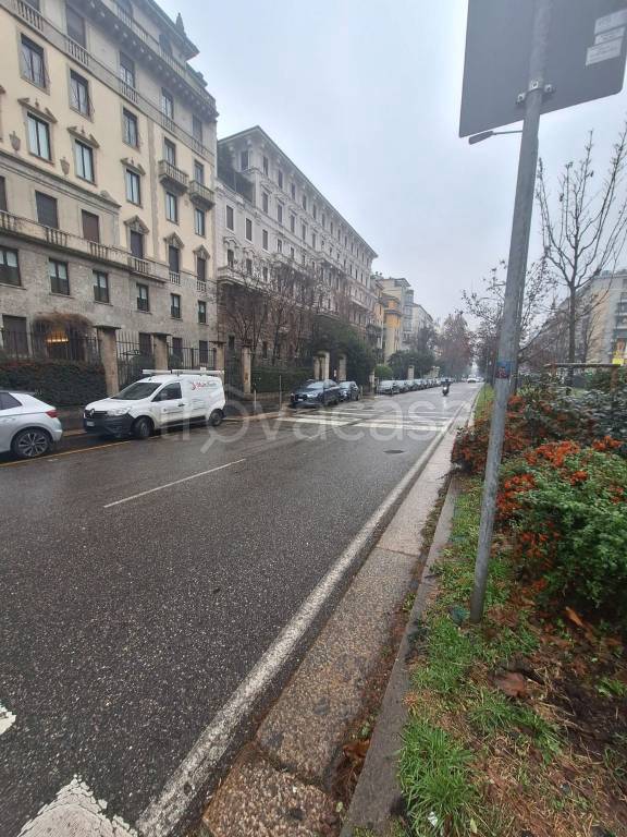ufficio in vendita a Milano in zona Centro Storico