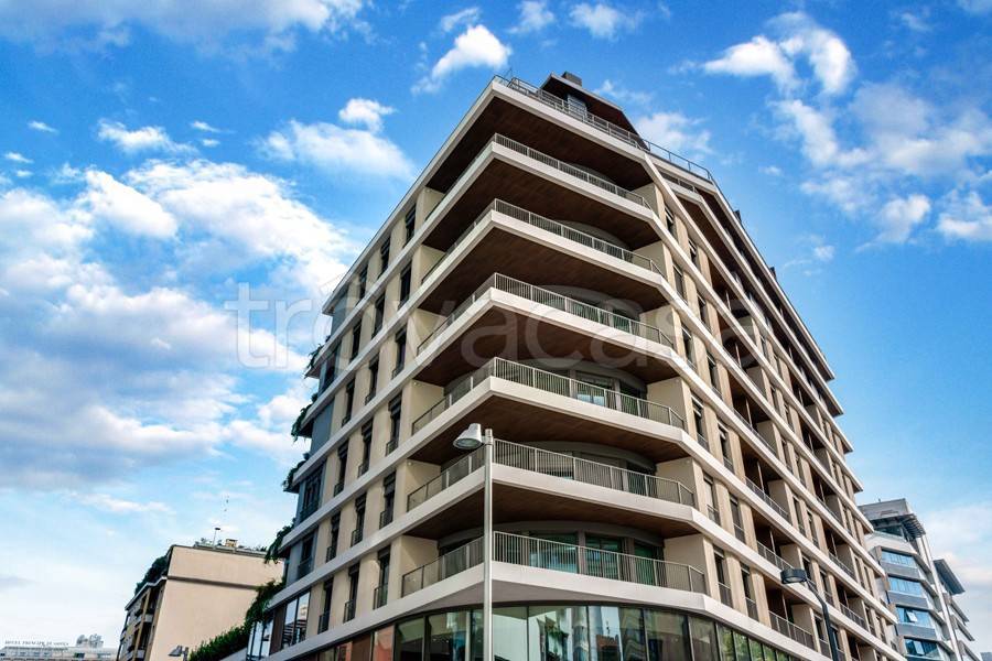 appartamento in vendita a Milano in zona Porta Nuova