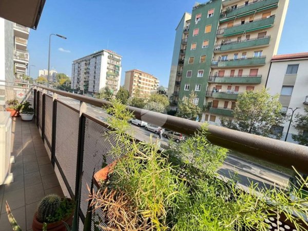 appartamento in vendita a Milano in zona Affori