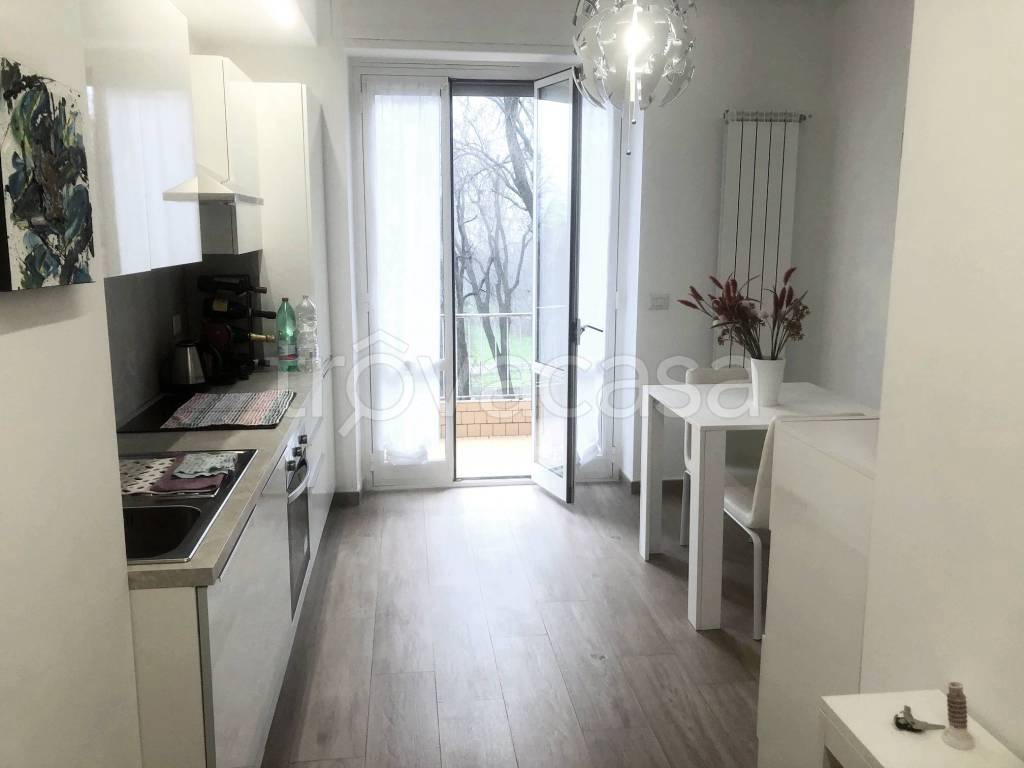 appartamento in vendita a Milano in zona Baggio