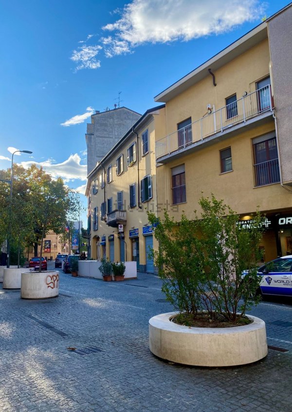 negozio in vendita a Milano in zona Dergano