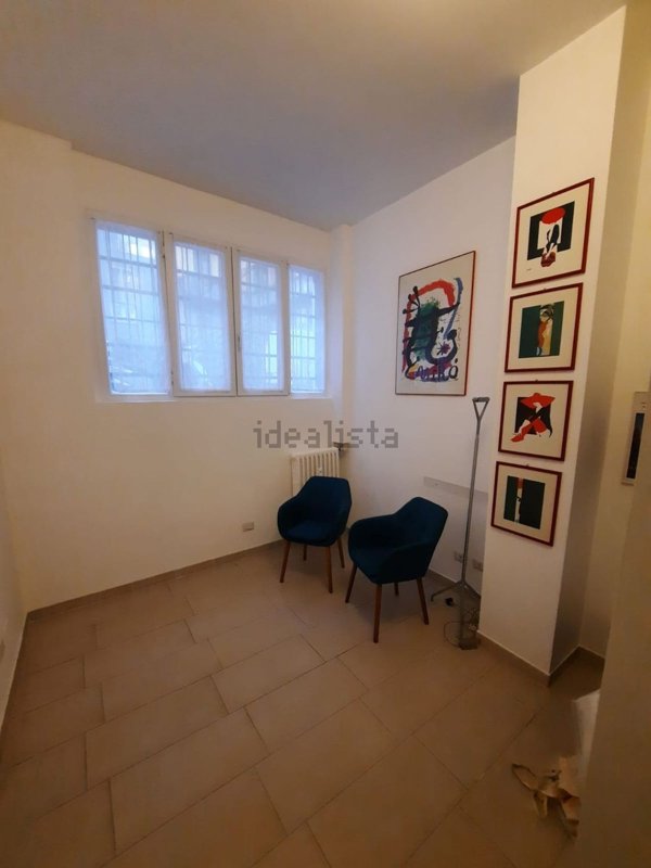 ufficio in vendita a Milano in zona Sant'Ambrogio