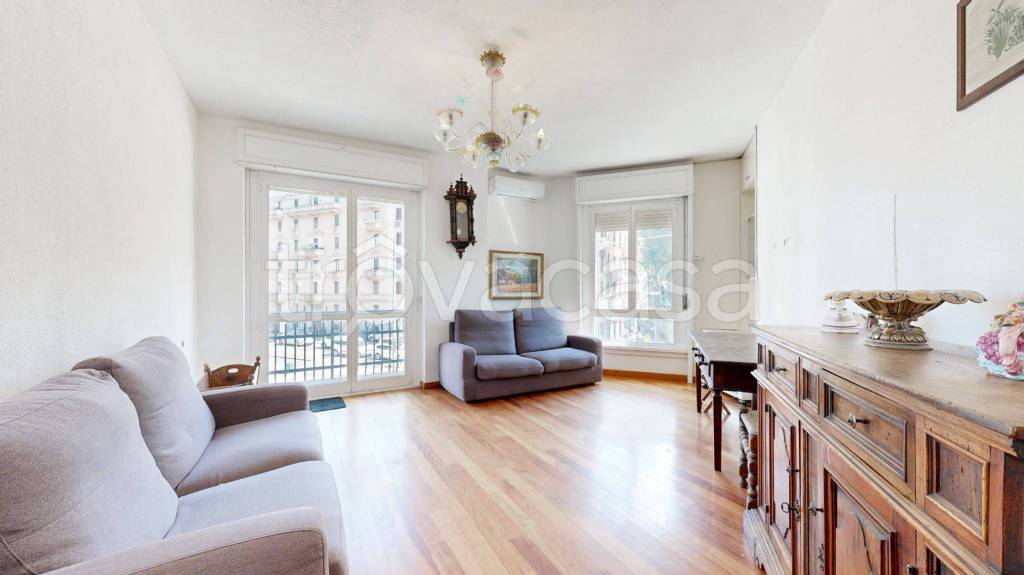 appartamento in vendita a Milano in zona Loreto