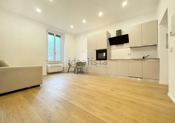 appartamento in vendita a Milano in zona Porta Vittoria