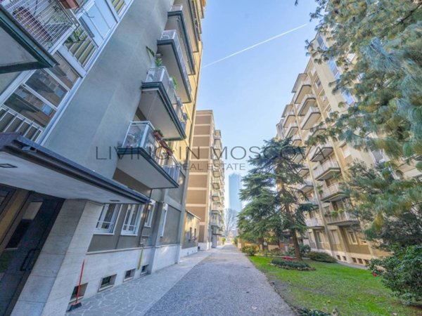 appartamento in vendita a Milano in zona Il Portello