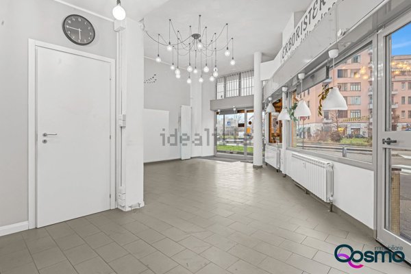 locale commerciale in vendita a Milano