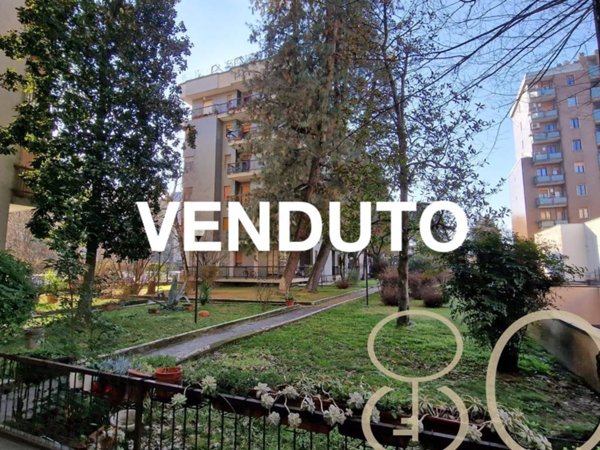 appartamento in vendita a Milano in zona Famagosta