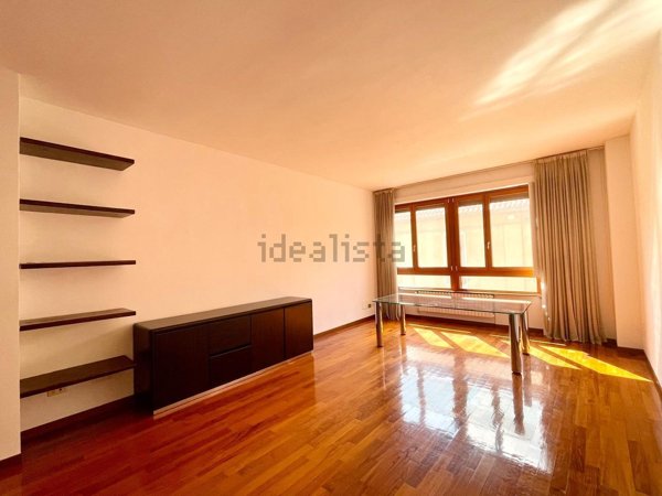 appartamento in vendita a Milano in zona Solari