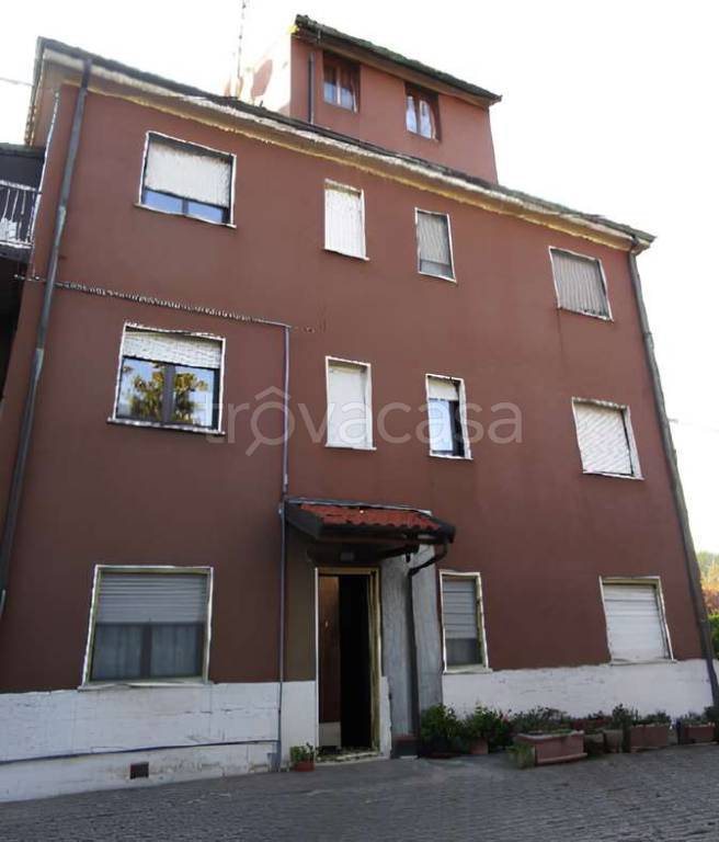 appartamento in vendita a Milano in zona Baggio